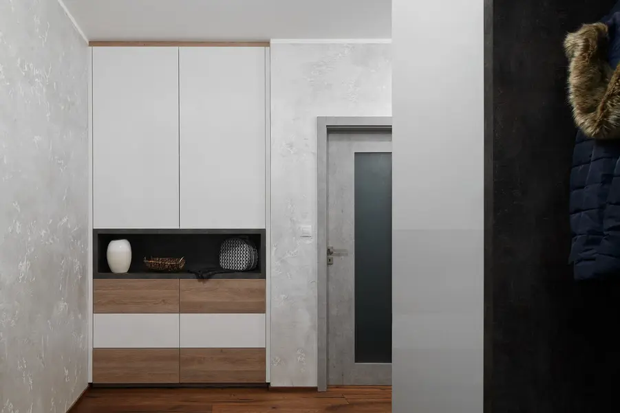 Šatny a šatní skříně